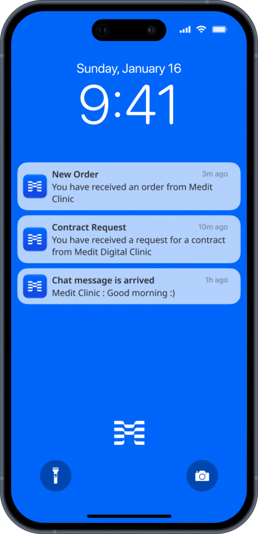 Pantalla de inicio de la aplicación Medit Clinic, en la que se muestran tres tarjetas de notificación: «Nuevo pedido», «Solicitud de contrato» y «Mensaje de chat recibido».